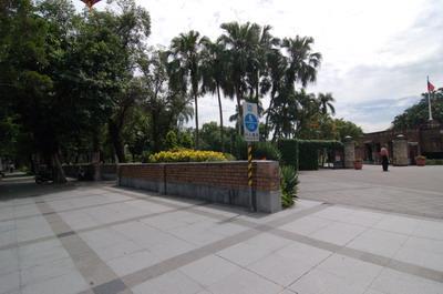 校門 (12).JPG